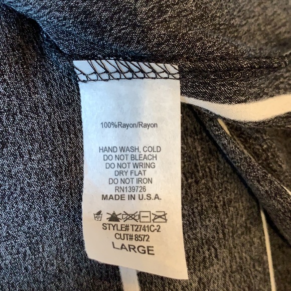 Honey Punch off the shoulder top. Blk/white. Large - Picture 6 of 6